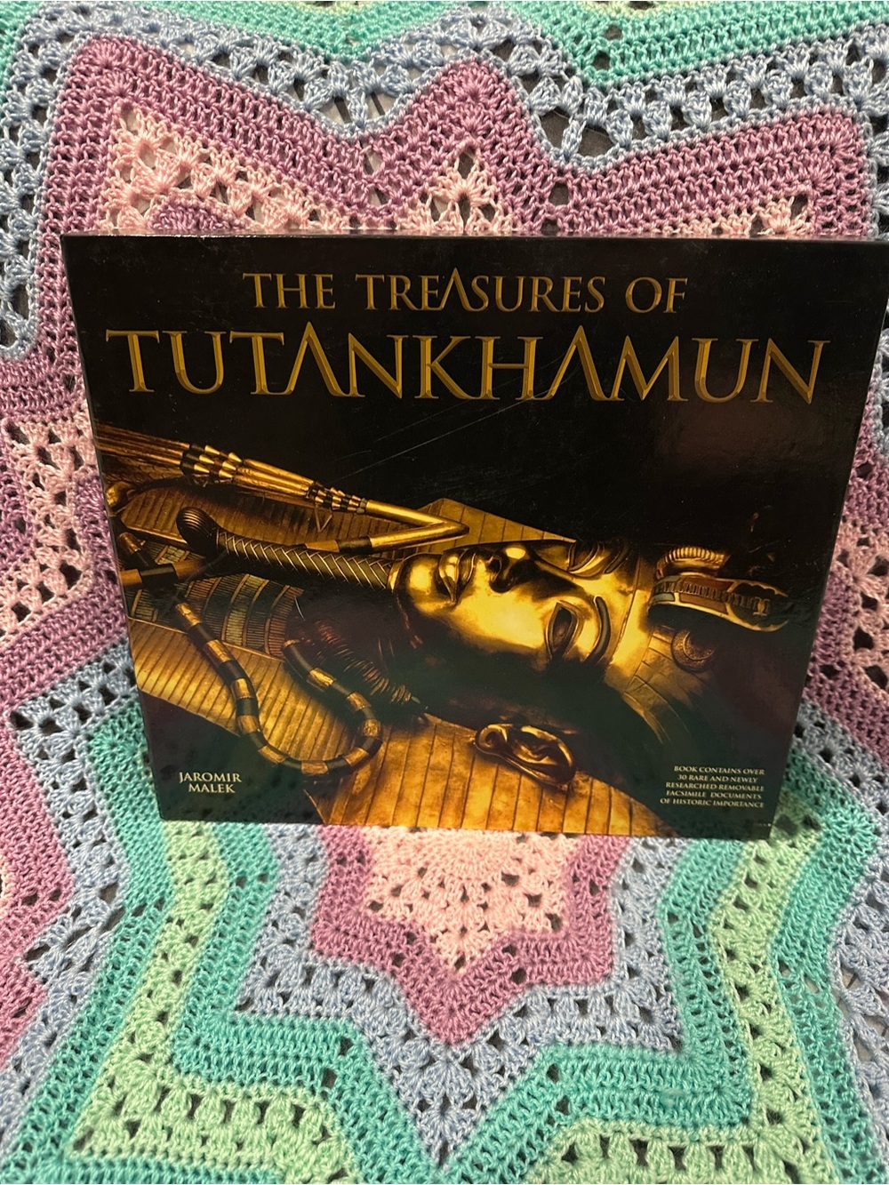 The Treasures of Tutankhamun (Coffee Table Book)
